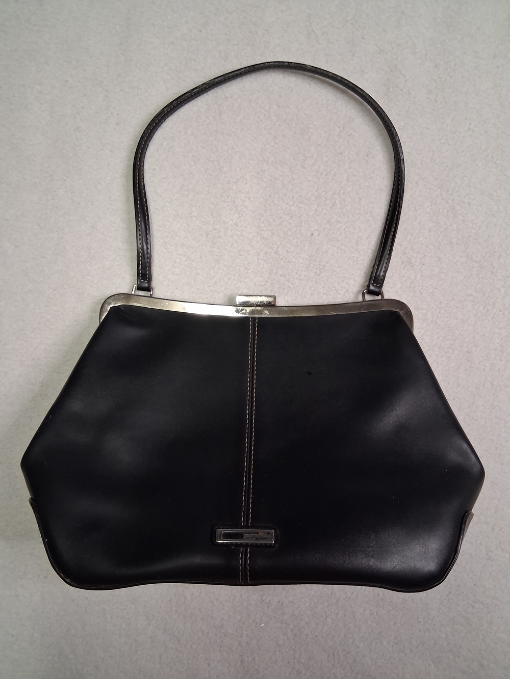 Vintage Guess Black Leather Shoulder Bag with Silver Trim